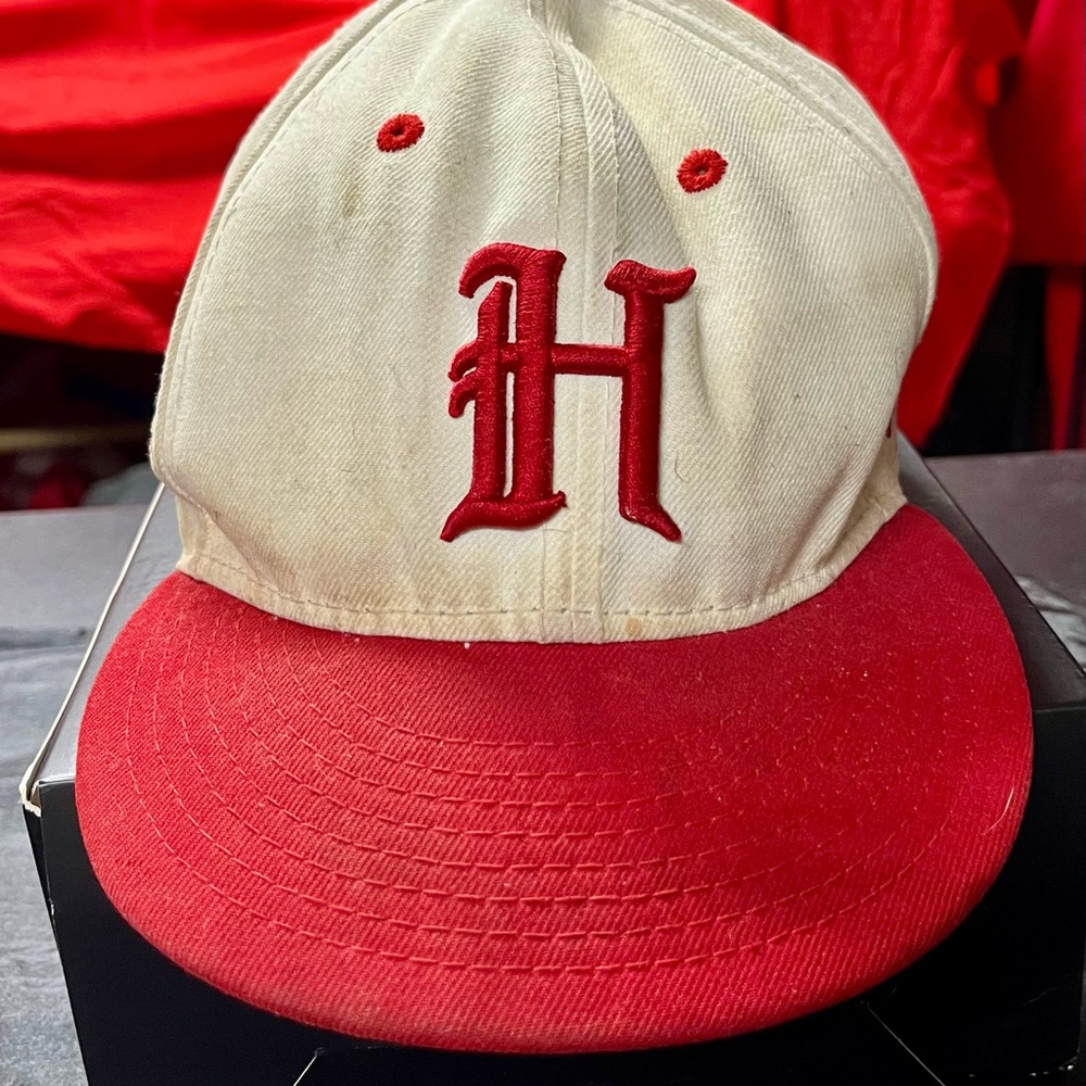 🧢 Vintage Heritage “H” Fitted Baseball Hat – New Era 59FIFTY – Size 7 1/8 🔴⚪